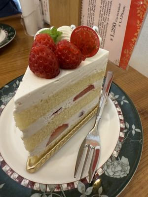 Strawberry cake (weekend edition with more cream)  at Marbre Vegan in Tokyo