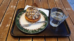 Banana tart at Marbre Vegan in Tokyo