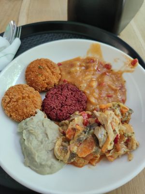 Vegan Mixed Buffet at Paradise Food in Skopje