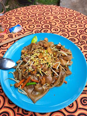 Pad see aw at Vegan Society in Chiang Mai