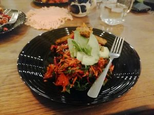 Salad with tempeh at La Caravana  in Tepoztlan