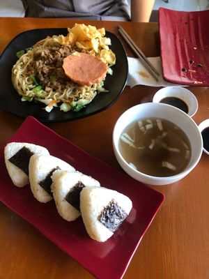 Vegetarian Onigiri & Yakisoba

Warma Vegie Stall, Peliatan, Ubud at Warma Vegie Stall in Ubud