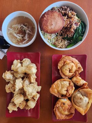 Veggie Ramen, Wonton, Fried tofu

Warma Vegie Stall, Peliatan, Ubud at Warma Vegie Stall in Ubud