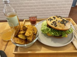 Sanctuary Burger + potato wedgies at Sanctuary in Aix-en Provence