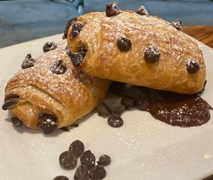 Vegan Chocolate Croissants!
Flaky, chocolatey and delicious 😋 at Lana Lane Gourmet Goods in Placerville