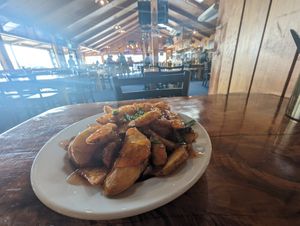 Wedges with sweet chili at Moeraki Tavern in Moeraki