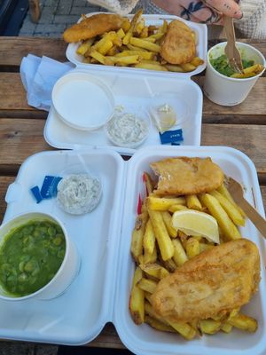Double Filet no fish, chips, mushy peas, and tartar sauce. at Hank's Dirty in Felixstowe