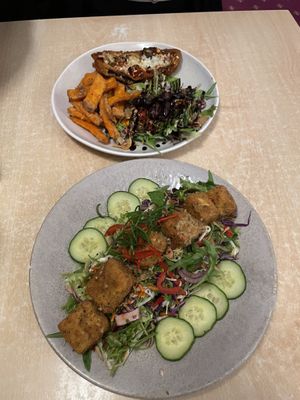 We had the vegan parma and the tofu salad. The mushrooms in the salad are the only thing to complain. Order with out mushrooms if you don’t like salad with can mushrooms 🍄  at Port Campbell Hotel in Port Campbell
