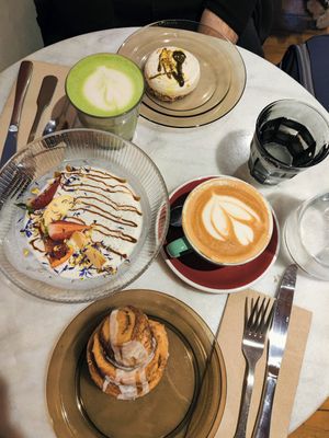 Full vegan breakfast at Zaza Coffee Shop in Toulouse