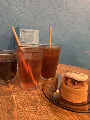 Iced tea and tea infusions, filter coffee and cinnamon bun (my friend had that so not sure if it was vegan)  at Zaza Coffee Shop in Toulouse
