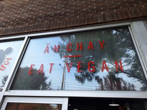  at Mama Dut in Portland