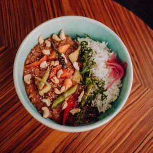 •Red Lentles Curry•🌶️🍛
Spicy & aromatic curry, red lentles, seasonal vegetables, fresh herbs & quinoa or rice.  at Breens Deli in Mallorca