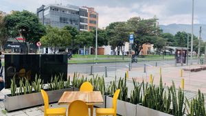 Outdoor seating area, Calle 116  at Silvi's in Bogota