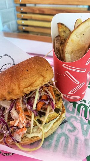 🍔🌱 at Silvi's in Bogota