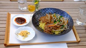 Vegan Lunch Set at Rengetsutei in Tokyo