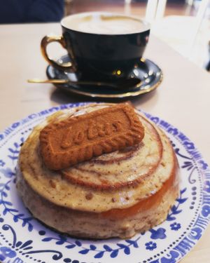 Vegan Biscoff Cinnamon Bun at Sinamon in East Victoria Park