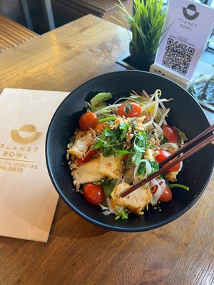 Pho Salad with tofu or chicken or beef at Planet Bowl in Berlin