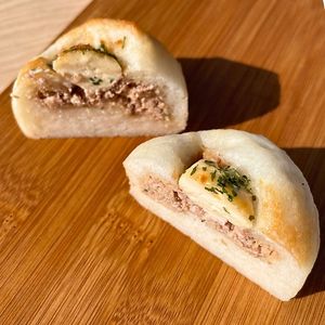 Tuna with mayo bread 10/10 at KITCHEN & BAR Prana in Sakaishi