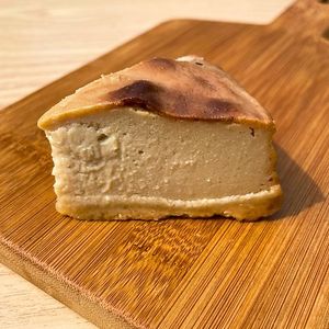 Gluten-free cheesecake at KITCHEN & BAR Prana in Sakaishi
