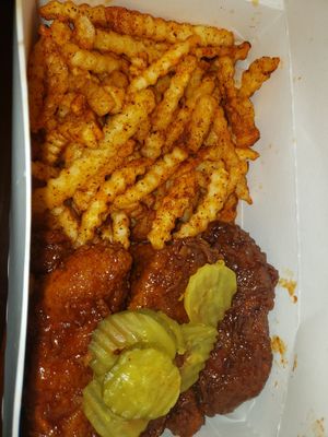 Tenders and fries at Lettuce Feast in Los Angeles