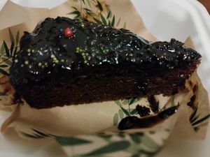 Plum cake at Origin Cafe in Noord