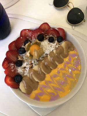 Smoothie bowl at Origin Cafe in Noord