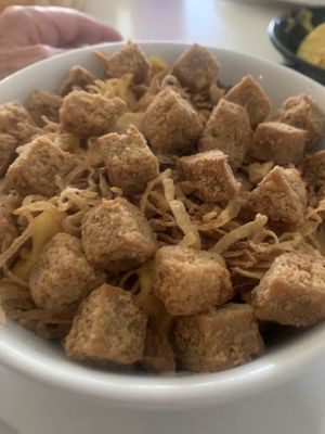 Truffle Max & Cheese.  I added crunchy Chik’n to it!  Amazing!!! #Veganuary at Origin Cafe in Noord