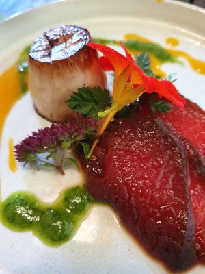 Veganer Thunfisch und Jakobsmuschel at Das Sündikat in Thun