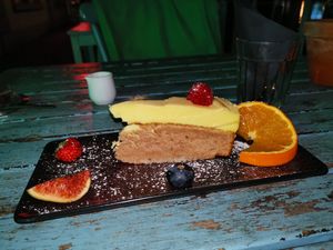 Mango Cake at Das Sündikat in Thun