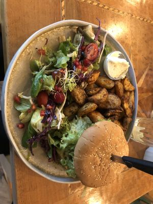 Pumpkin Burger with potatoes  at Das Sündikat in Thun