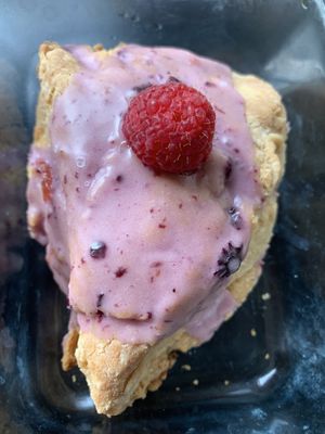 My favorite bakery in town! Veganuary ends with lovely v72*2 treats 😋 #Veganuary at Minglewood Bake Shop in Richmond