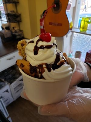 Chocolate Chip cookie sundae at Minglewood Bake Shop in Richmond