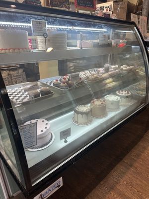   at Minglewood Bake Shop in Richmond