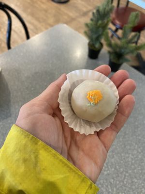 chai cake pop  at Minglewood Bake Shop in Richmond
