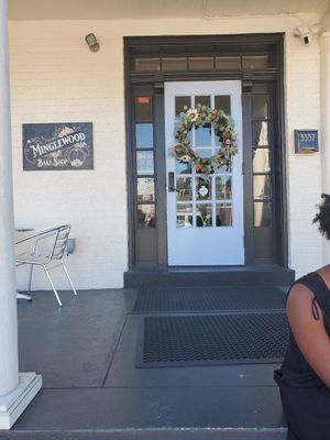  at Minglewood Bake Shop in Richmond