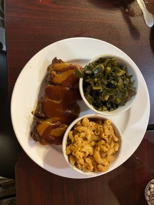 BBQ ribs, Mac + Cheez, and collards at KraVegan in Jacksonville