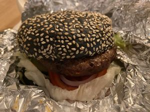 Moving mountain burger: nice and meaty (just like the Blue Mountain and ‘vegan’ burger)  at Vegan Food Bar in Almere