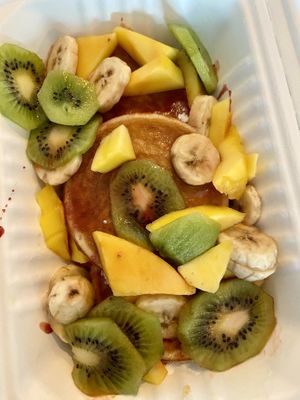 American pancakes with fruit: quite nice. The pancakes are quite fluffy, but a bit too sweet for my taste.  at Vegan Food Bar in Almere