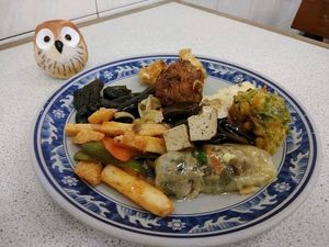 Mix and Match dishes  at Qian Ye Vegetarian in Kaohsiung