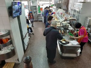 So happy to see people choose compassion over violence. at Qian Ye Vegetarian in Kaohsiung