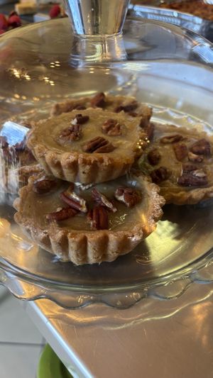 Frolla con burro di mele e noci peacan  at Augusta Gastronomia Naturale in Callianetto