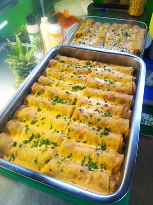 Daily menu: Hungarian “Meaty” Stuffed Pancakes at La Línea Verde in La Linea De La Concepcion