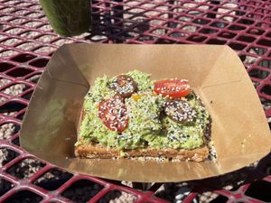 Tosta de abacate!!😋  at Moab Rainbowls in Moab