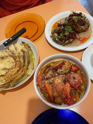 Cabbage/Tomato/Kolhrabi   at Peaches Gastro Girls in Warsaw