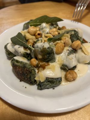   at Peaches Gastro Girls in Warsaw