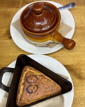Chili w corn bread   at The Organic Grill in New York City