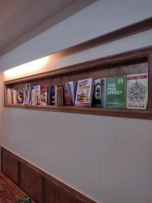 Books to browse at The Organic Grill in New York City