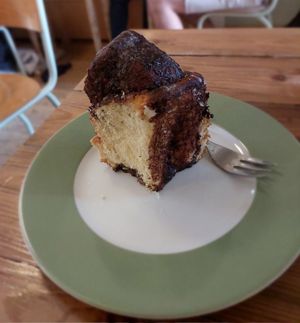 Cinammon roll at The Lemonade Stand in Cologne