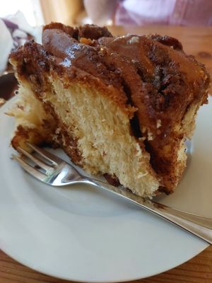 Cinnamon roll at The Lemonade Stand in Cologne