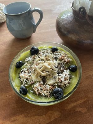 Green smoothie bowl at Cafe Corazon in Troncones